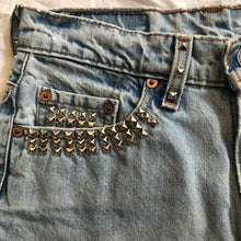 Load image into Gallery viewer, Levi&#39;s Studded Shorts
