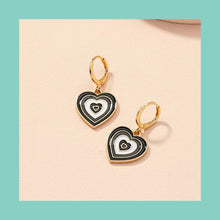 Load image into Gallery viewer, Corazones Earrings
